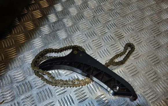 BMW 6 F12 F13 Slide rail for timing chain 7557711