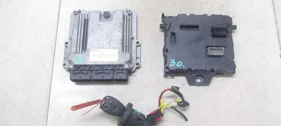 Renault Master III Engine ECU kit and lock set 0281030577
