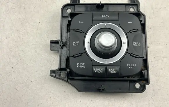 Multifunctional control switch/knob