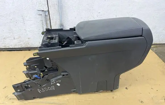 Peugeot 3008 I Armrest 