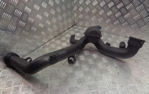 Volkswagen Golf Plus Intercooler hose/pipe 1K0145770B