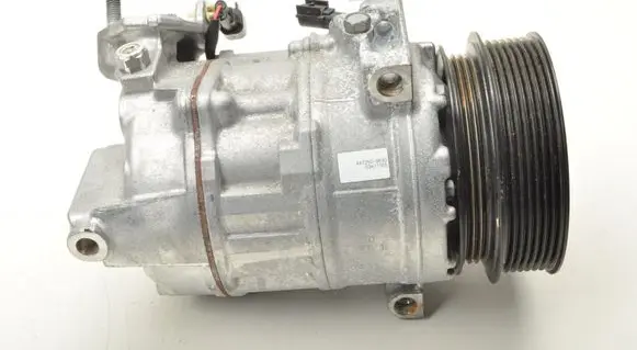 Volvo XC90 Air conditioning (A/C) compressor (pump) 32275743