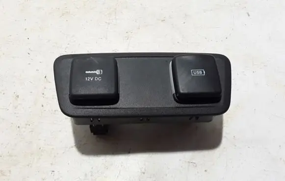 Chrysler Pacifica USB socket connector 68229847AB