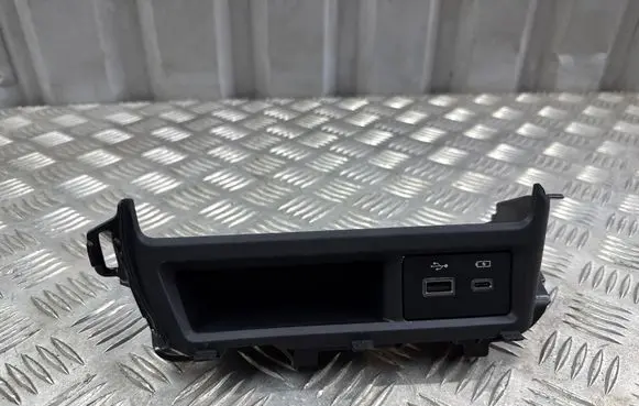 Lexus NX USB socket connector 86190-48110