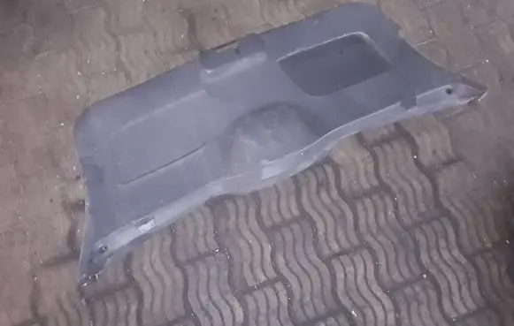 Renault Clio III Tailgate trim 8200293811