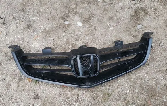 Front bumper upper radiator grill