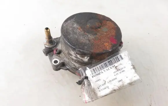 Opel Astra H Vacuum pump 