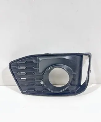 BMW 2 F46 Front fog light trim/grill 8068866 51118068866