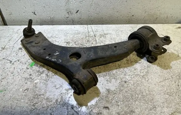 Ford C-MAX I Front lower control arm/wishbone 3M513A423AJ