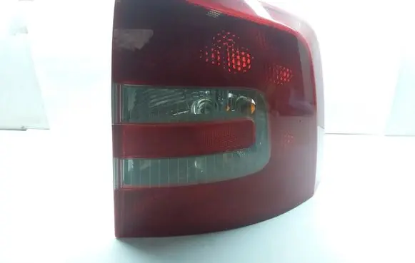 Skoda Octavia Mk2 (1Z) Rear/tail lights 1Z9945096 1Z9945258