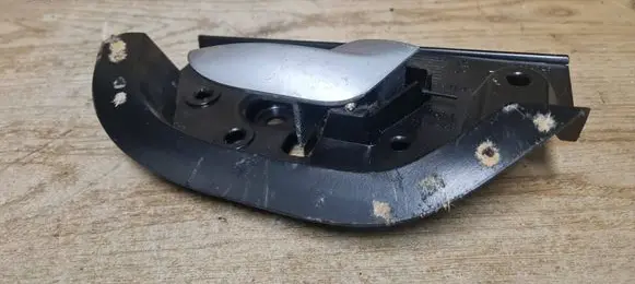 Volvo V70 Front door interior handle 8693725