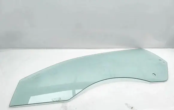 Volkswagen Scirocco Front door window glass four-door 1K8845201B DOT211M68AS2 E943R-000017