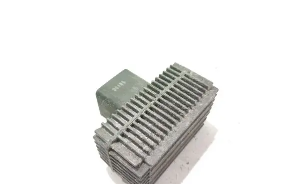 Opel Astra H Glow plug pre-heat relay 55354141 51299018A