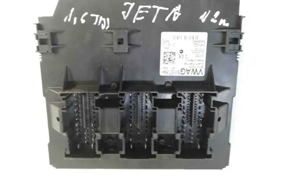 Volkswagen Jetta VI Central body control module 5K0937084H