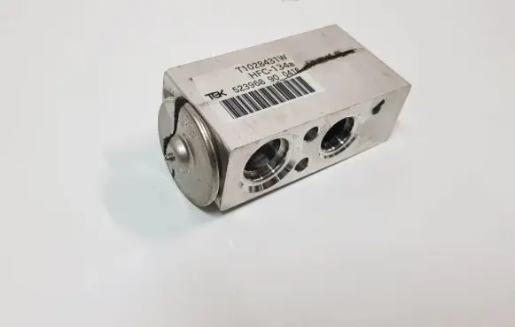 Renault Clio IV Air conditioning (A/C) expansion valve 
