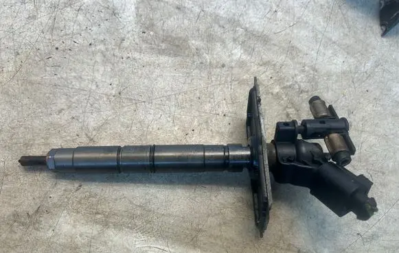 Audi A4 S4 B8 8K Fuel injector 059130277AJ 0445115054