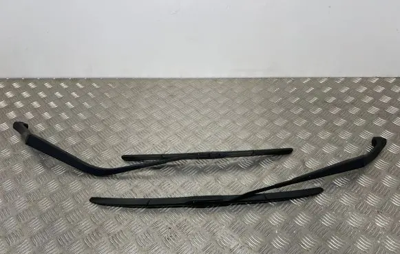 Mitsubishi ASX Windshield/front glass wiper blade 