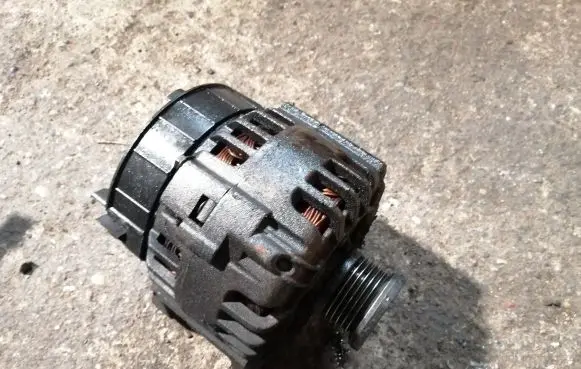 Renault Trafic II (X83) Generator/alternator