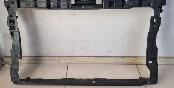 Volkswagen PASSAT B8 Radiator support slam panel 3G0805588AD