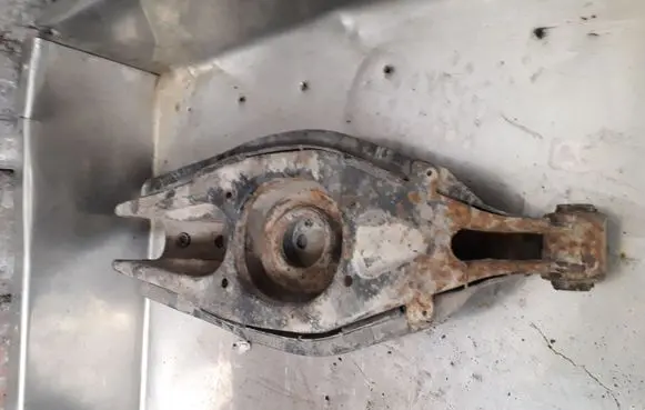 Mercedes-Benz E W210 Coil spring/strut mount 