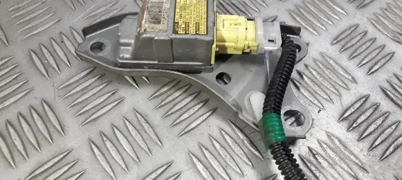 Toyota Avensis Verso Airbag deployment crash/impact sensor 8986044010 89860-44010