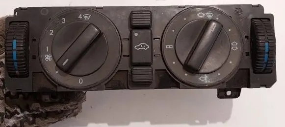 Mercedes-Benz C W202 Climate control unit 2028300485 2028201710 351508