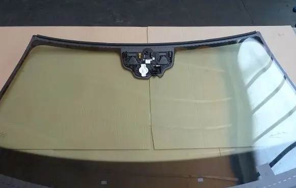 Mercedes-Benz Sprinter W906 Front windscreen/windshield window A2476701002