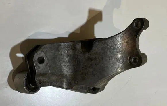 Ford Mustang VI Engine mounting bracket FR3C6037CA