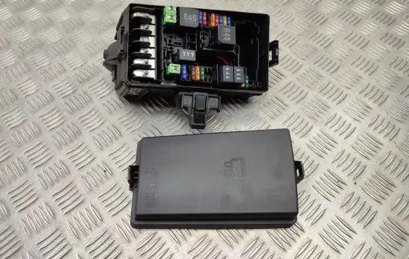 Volkswagen PASSAT B8 Fuse box set 5Q0907361B