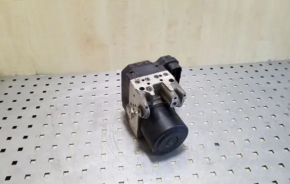 Toyota RAV 4 (XA30) ABS Pump 4454042100 8954142220 1338007970