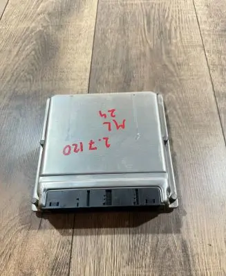 Mercedes-Benz ML W163 Engine control unit/module ECU A6121531779 28RTE851 0281010546