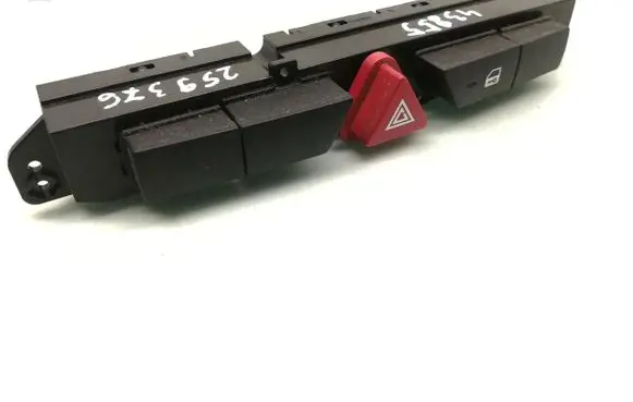 KIA Ceed Hazard light switch 93700-1H900 93700-1H905 93700-1H910