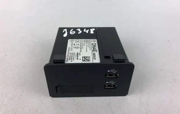 Mazda MX-30 USB socket connector DN4E669U0 DN4E-669U0