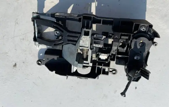 BMW 6 F12 F13 Front door exterior handle/bracket 2722619610