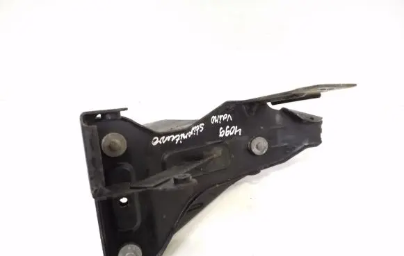 Mercedes-Benz ML W164 Power steering pump mounting bracket A0024216A