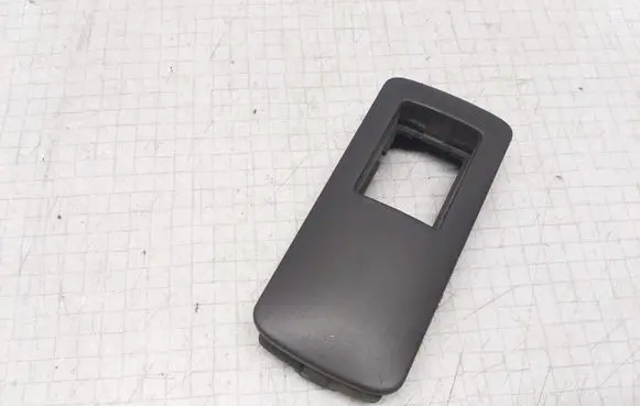 Opel Vectra C Front door window switch trim 24453571