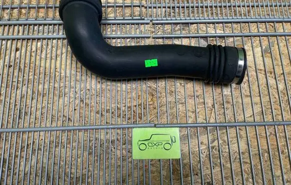 Mercedes-Benz G W461 W463 1st Gen Air intake hose/pipe A6280980101