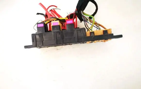 Audi A6 S6 C5 4B Fuse box set 8l0941822a
