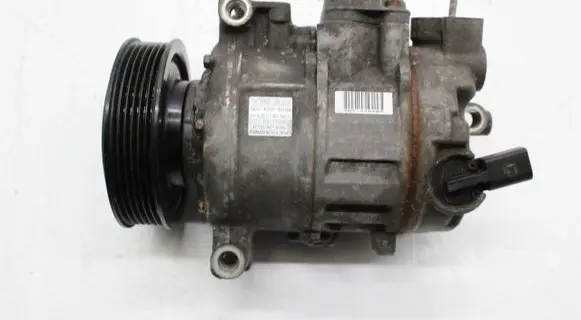 Volkswagen Golf VI Air conditioning (A/C) compressor (pump) 1K0820808A
