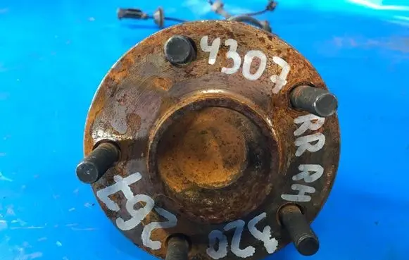 Mitsubishi Outlander Rear wheel bearing hub 3785A033