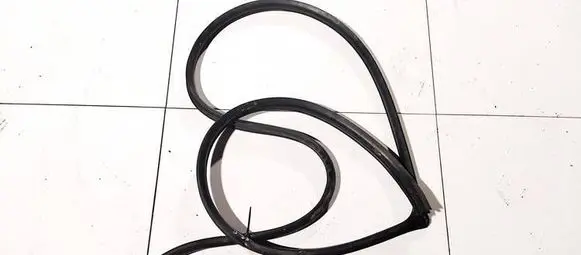 Mazda MPV Rubber seal front coupe door 