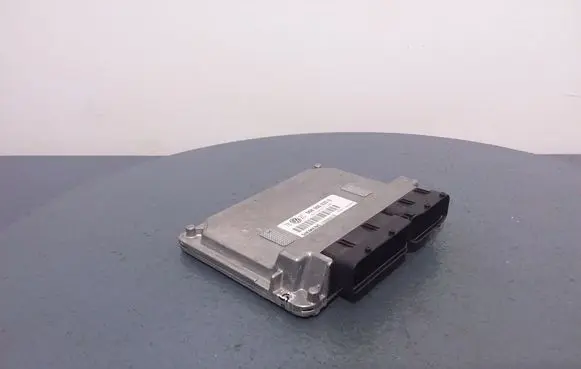 Volkswagen PASSAT B5.5 Engine control unit/module ECU 06B906033G