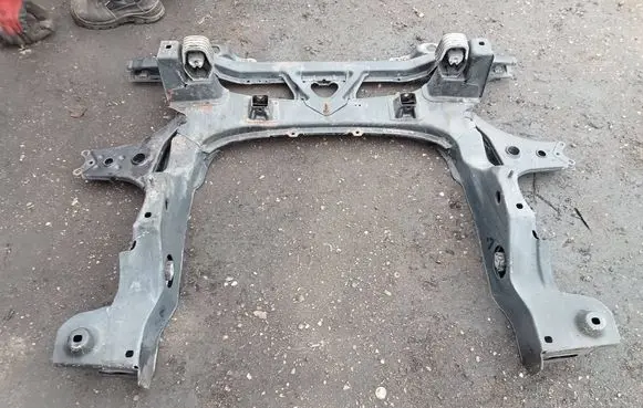 Mercedes-Benz A W169 Front axle beam 000