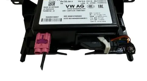 Volkswagen PASSAT B8 Gateway control module 5NA035284A 2015CJ5858