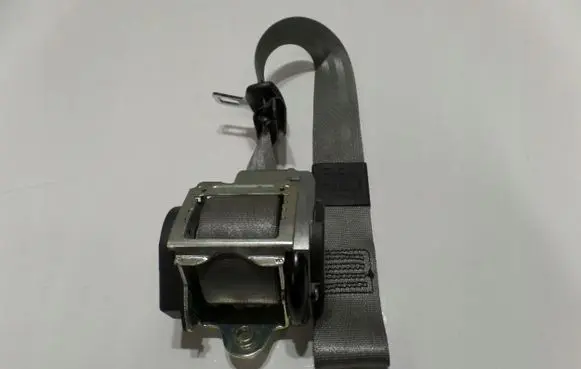 Audi A4 S4 B7 8E 8H Front seatbelt 8H0857705D