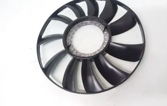 Volkswagen PASSAT B5.5 Fan impeller 058121301B