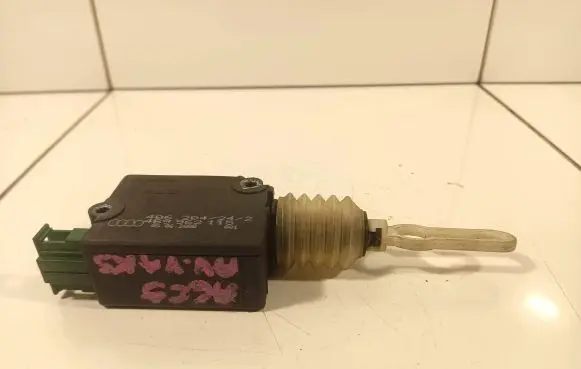 Audi A6 S6 C5 4B Central locking motor 4B9962115 406204242