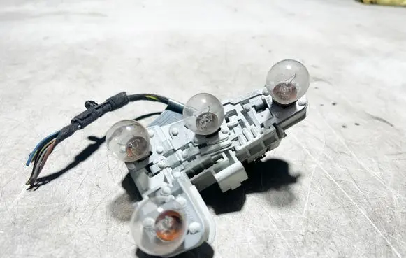 BMW 3 E90 E91 Tail light bulb cover holder 6937473