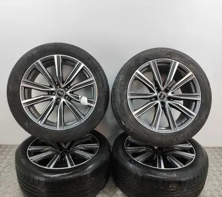 Audi Q8 R21 alloy rim 4M8601025G