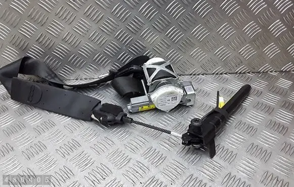 Fiat 500L Front seatbelt 07355995020